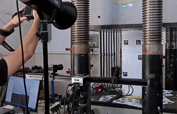 三维数字图像相关DIC技术四组测量头对混凝土柱压缩360°测量