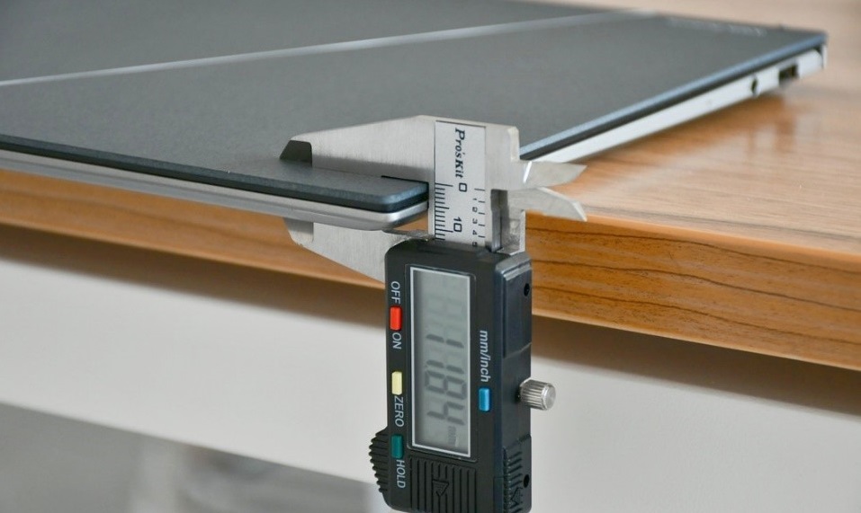 笔记本电脑背板冲压模具3D尺寸检测.jpg 笔记本电脑背板冲压模具3D尺寸检测.jpg