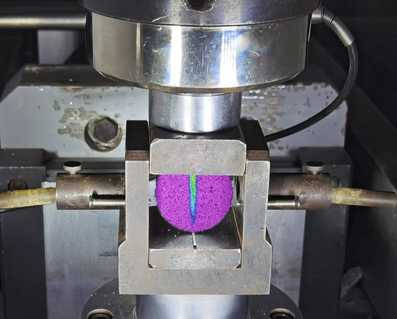 岩石巴西劈裂DIC测试应用